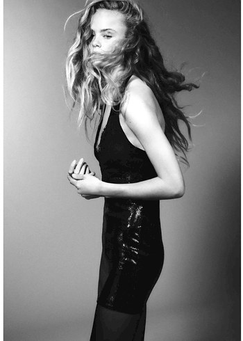 Dantel Detaylı Siyah Mini Elbise - Görsel 3