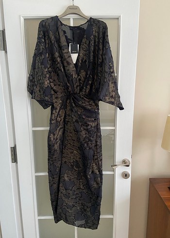 Yılan Desenli Siyah Uzun V Yaka Elbise - Görsel 7