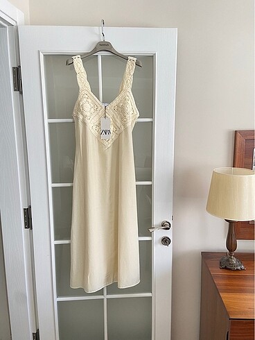 Zara Zara kroşe detaylı elbise