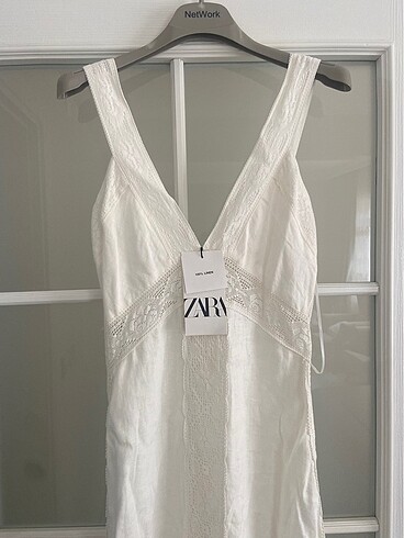 Zara keten dantel şeritli elbise
