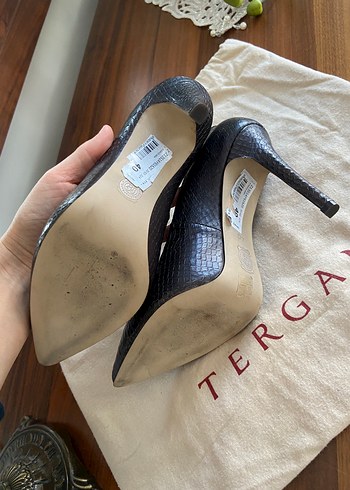 40 Beden Tergan kahverengi Yılan Derisi Desenli Stiletto