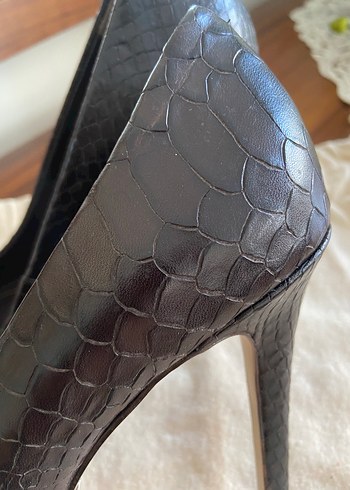 40 Beden kahverengi Renk Tergan kahverengi Yılan Derisi Desenli Stiletto