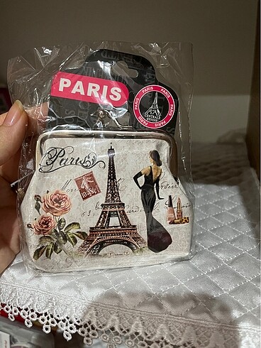 Diğer Paris?ten cüzdan