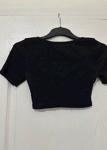 s Beden Düğmeli Siyah Kısa Crop Top