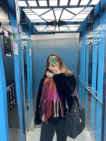 Stradivarius Siyah Kürk