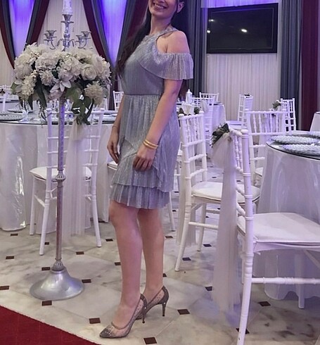 Gümüş elbise