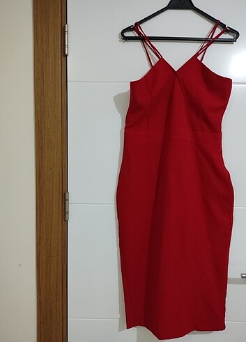 Kırmızı kısa gece elbisesi 