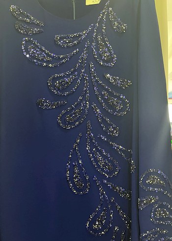 Mavi Nakışlı Uzun Drapeli Kadın Elbise - Görsel 5