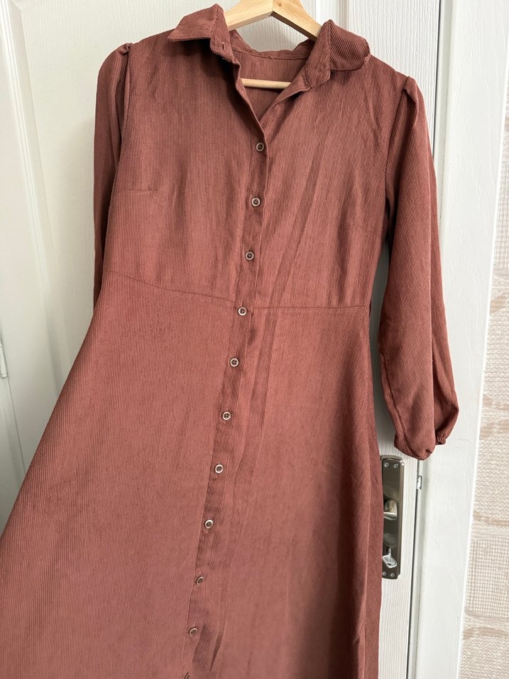 Düğmeli Uzun kadife Kadın Elbise - Görsel 3