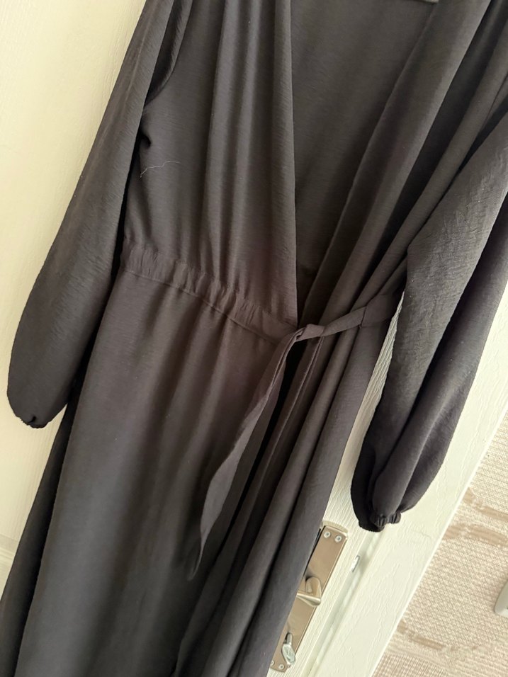 Siyah V Yaka Uzun Kollu abaya - Görsel 3