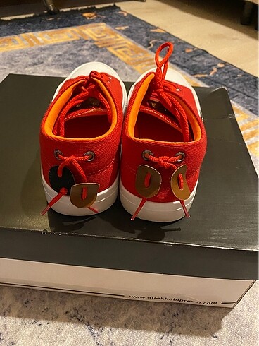 38 Beden Sneaker