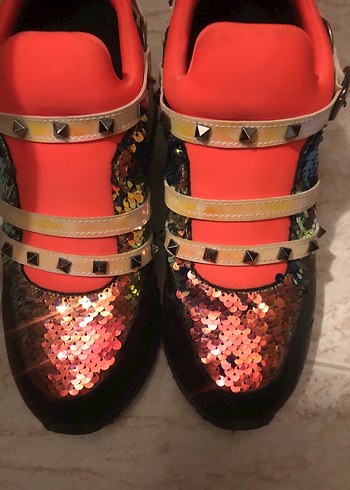 38 Beden çeşitli Renk Renkli Yılan Desenli Tokalı Kadın Sneakers Bambi marka