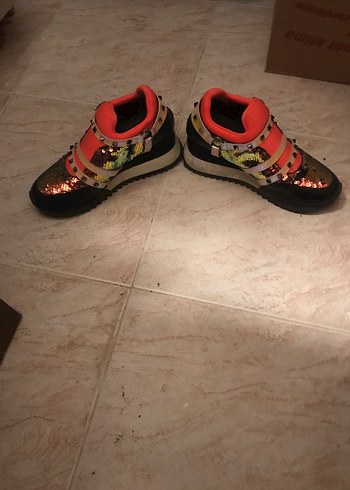 Bambi Renkli Yılan Desenli Tokalı Kadın Sneakers Bambi marka