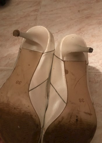 Beyaz Saten görünümlü deri Stiletto Kadın Ayakkabı