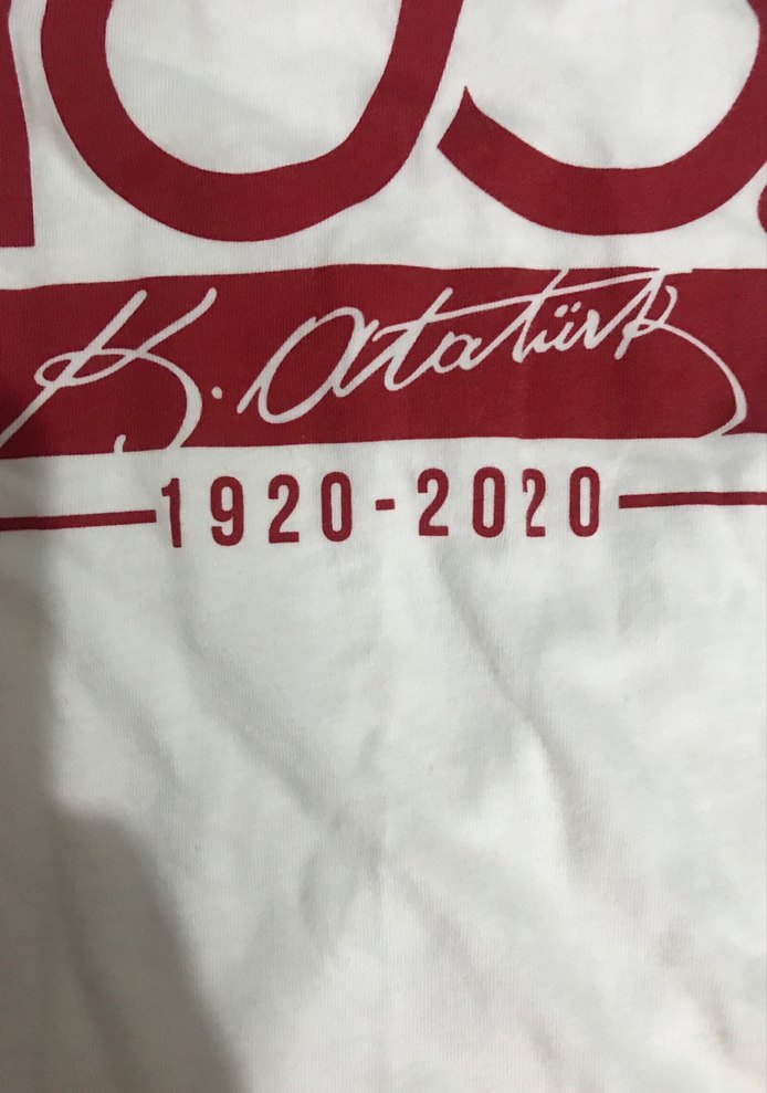 Beyaz Baskılı Kısa Kollu Atatürk  Tişört — görsel 2/3