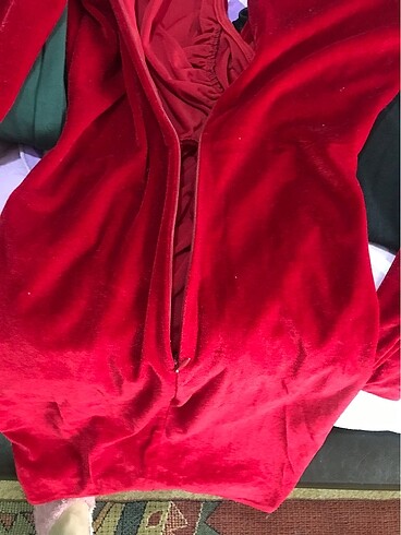 Kırmızı kadife elbise - Görsel 3