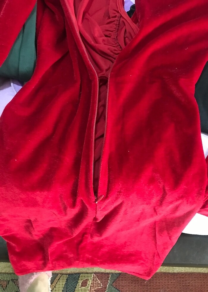 Kırmızı kadife elbise - Görsel 3