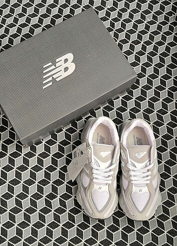 New Balance *** NEW BALANCE 9060 KREM-BEJ-BEYAZ KADIN SPOR AYAKKABI-İTHAL ÜR