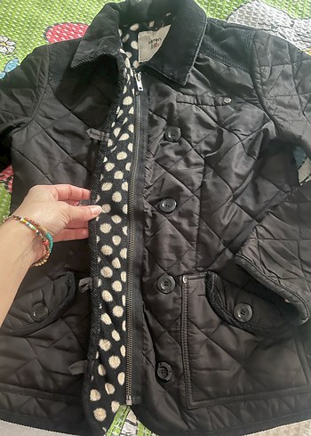 Düğmeli ve fermuarlı  Siyah içi polar puantiyeli mevsimlik mont - Görsel 5