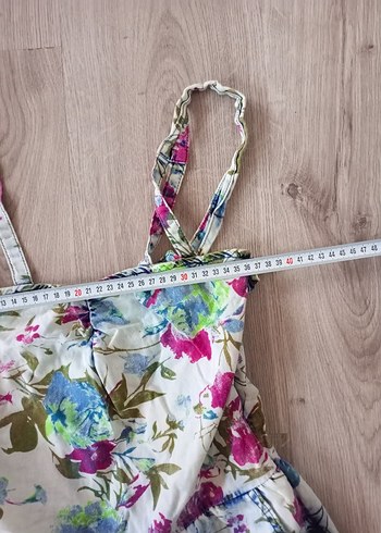 Çiçek Desenli Askılı Tulum - Görsel 3