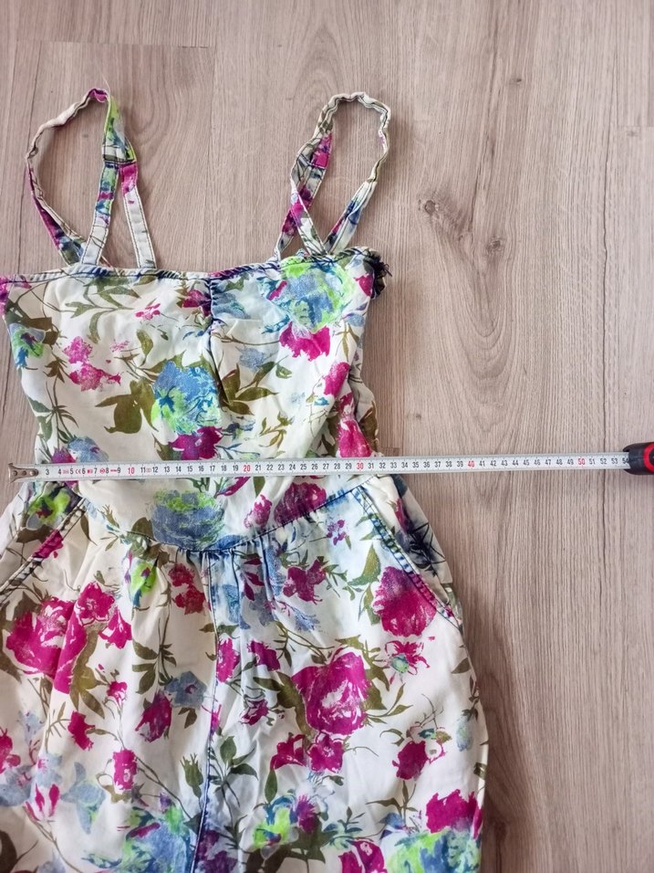 Çiçek Desenli Askılı Tulum - Görsel 2