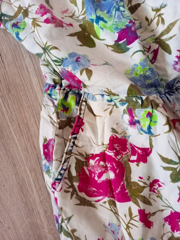 Çiçek Desenli Askılı Tulum - Görsel 5