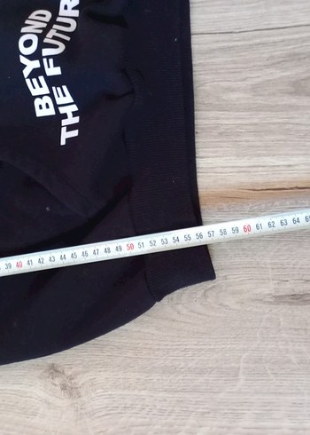 Siyah Kapüşonlu Baskılı Sweatshirt - Görsel 4