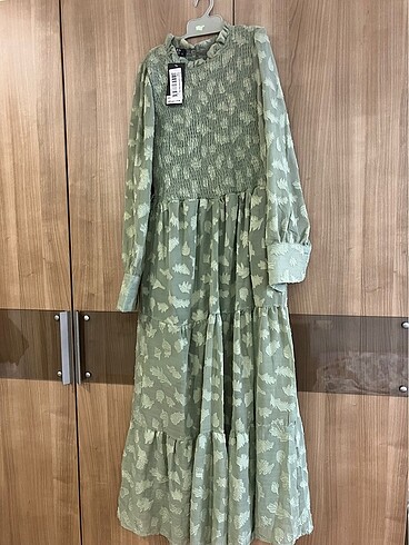 s Beden yeşil Renk Deniz butik kemerli yaprak desen uzun midi elbise