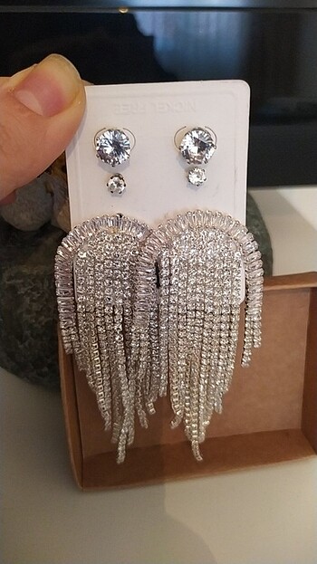 Taşlı küpe 