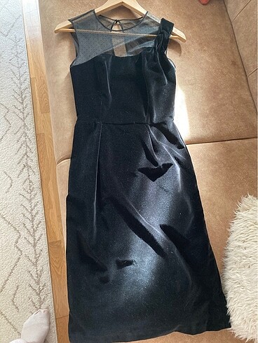 xs Beden siyah Renk Kadife kolsuz,tül detaylı elbise