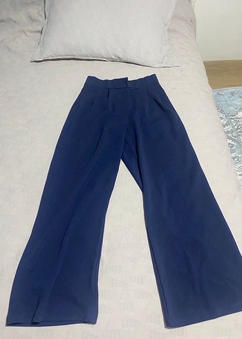 Kadın Lacivert Pilili Kumaş Pantolon