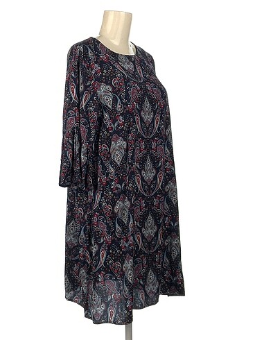 H&M H&M Kısa Elbise %70 İndirimli.