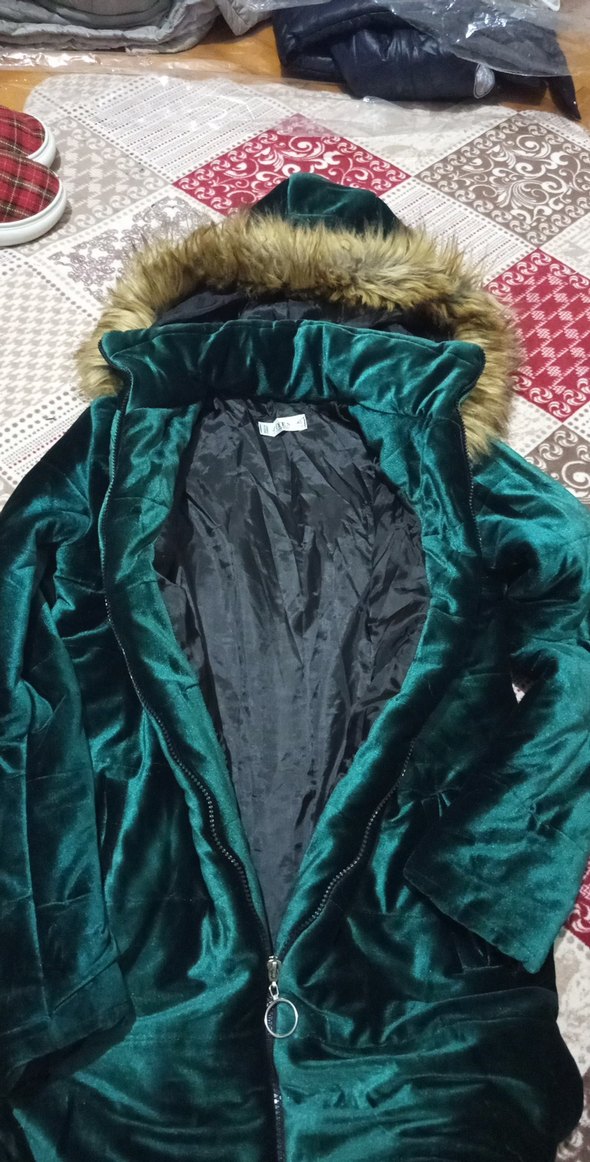 Kadın Uzun Koyu Yeşil kadife Kapüşonlu Kaban - Görsel 3