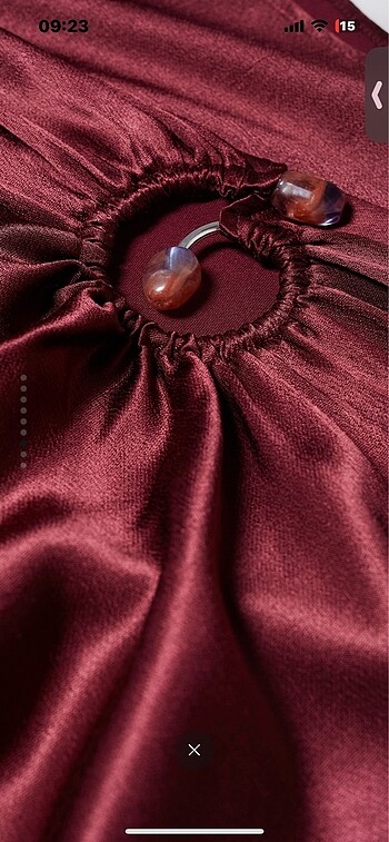 Mango Taş detaylı asimetrik bordo elbise