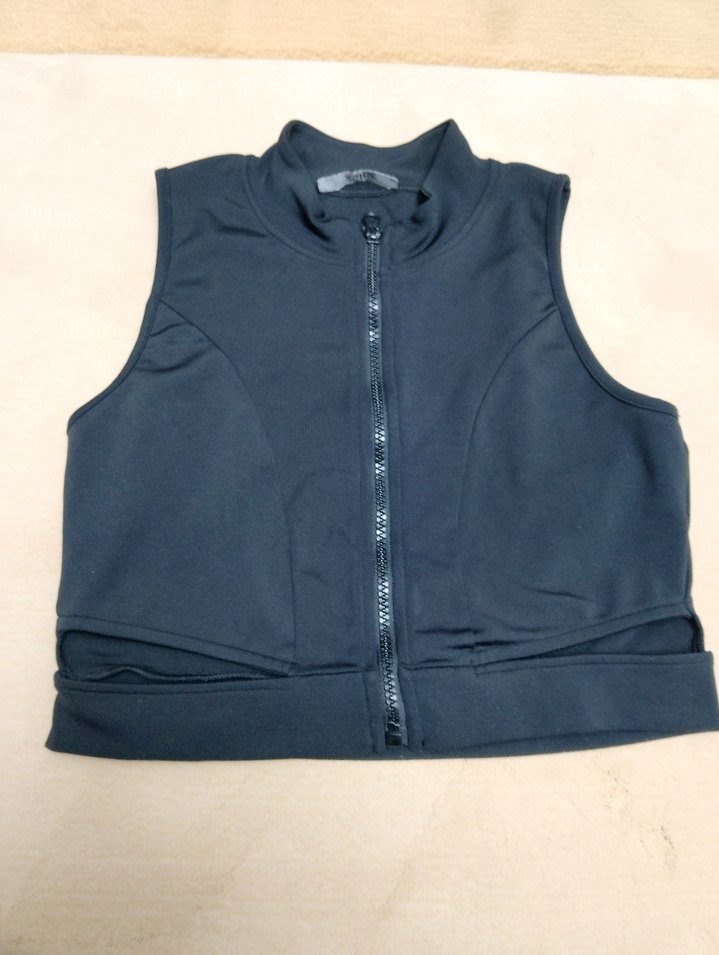 XSIDE Siyah Dik Yaka Kemerli Crop Top - Görsel 5