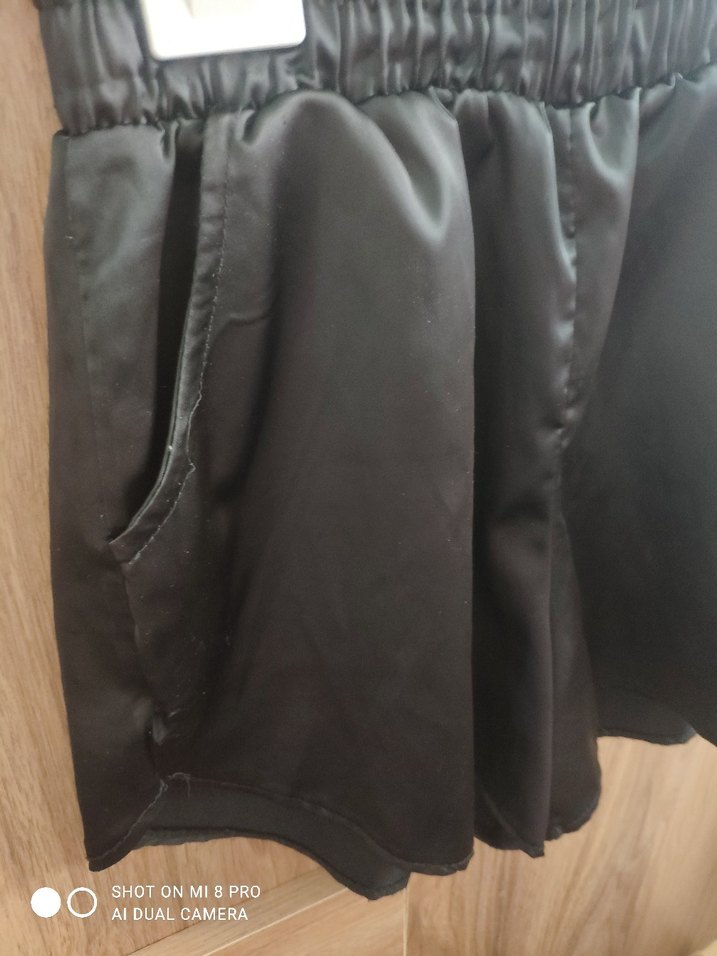 Nike Siyah Saten Mini Şort - Görsel 2