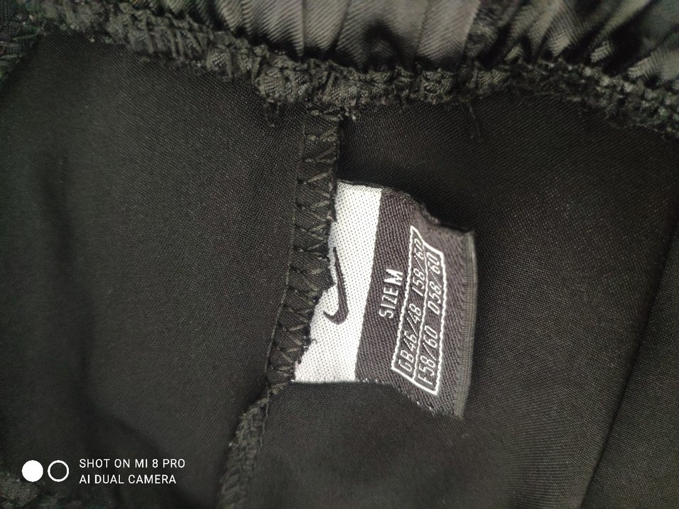 Nike Siyah Saten Mini Şort - Görsel 3