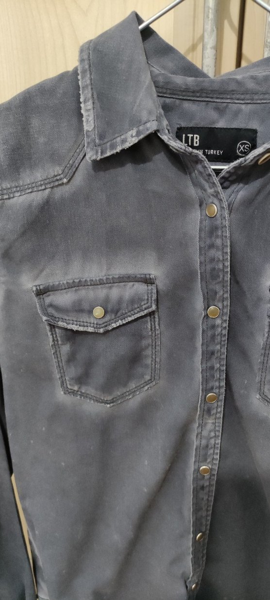 Gri Uzun Kollu Denim Kadın Gömlek - Görsel 2