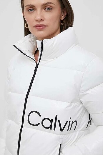 l Beden beyaz Renk Calvin klein şişme mont