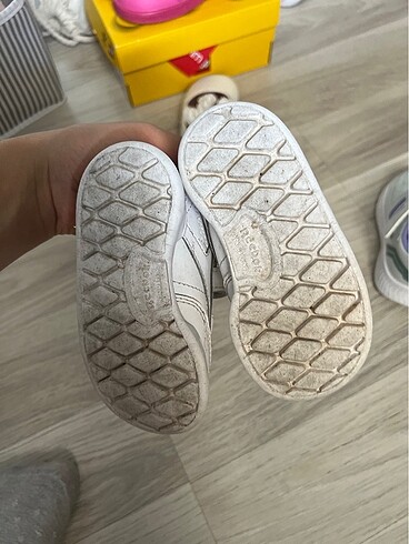 21 Beden beyaz Renk Reebok bebek ayakkabısı