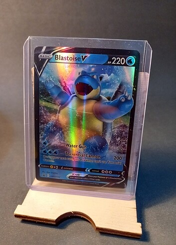 Blastoise V pokemon kartı