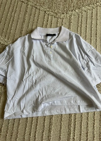 Beyaz polo yaka crop tişört