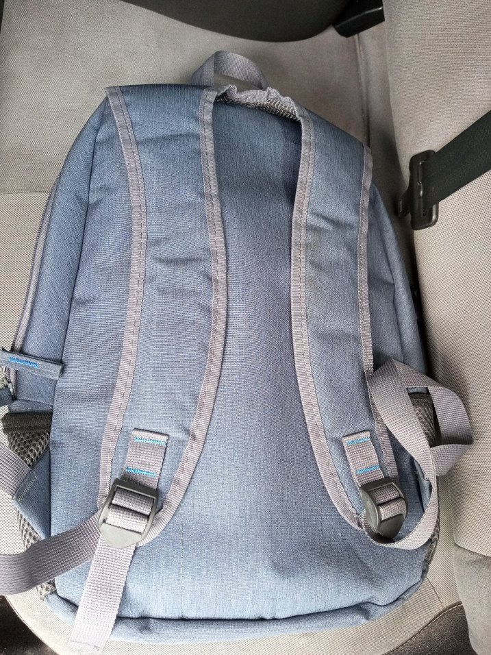 Gri Fermuarlı Minimalist Erkek Sırt Çantası - Görsel 2