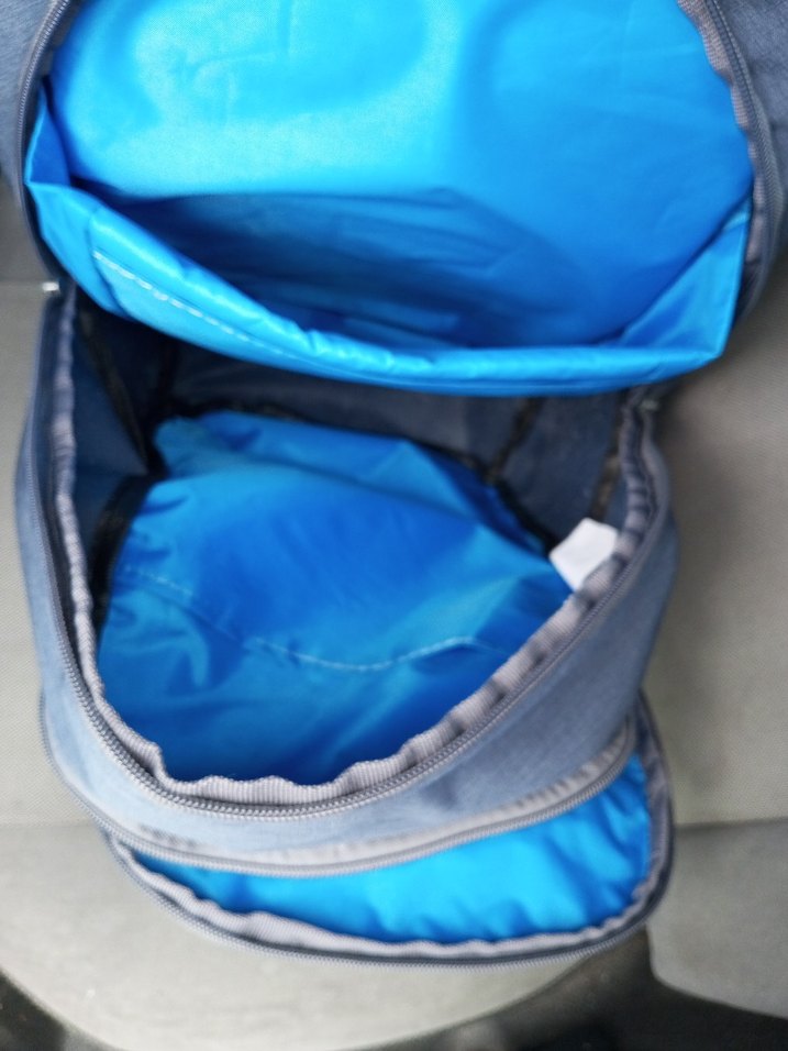 Gri Fermuarlı Minimalist Erkek Sırt Çantası - Görsel 3