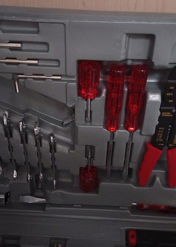 Gri ve Kırmızı Çok Amaçlı Tamir Seti - Görsel 2