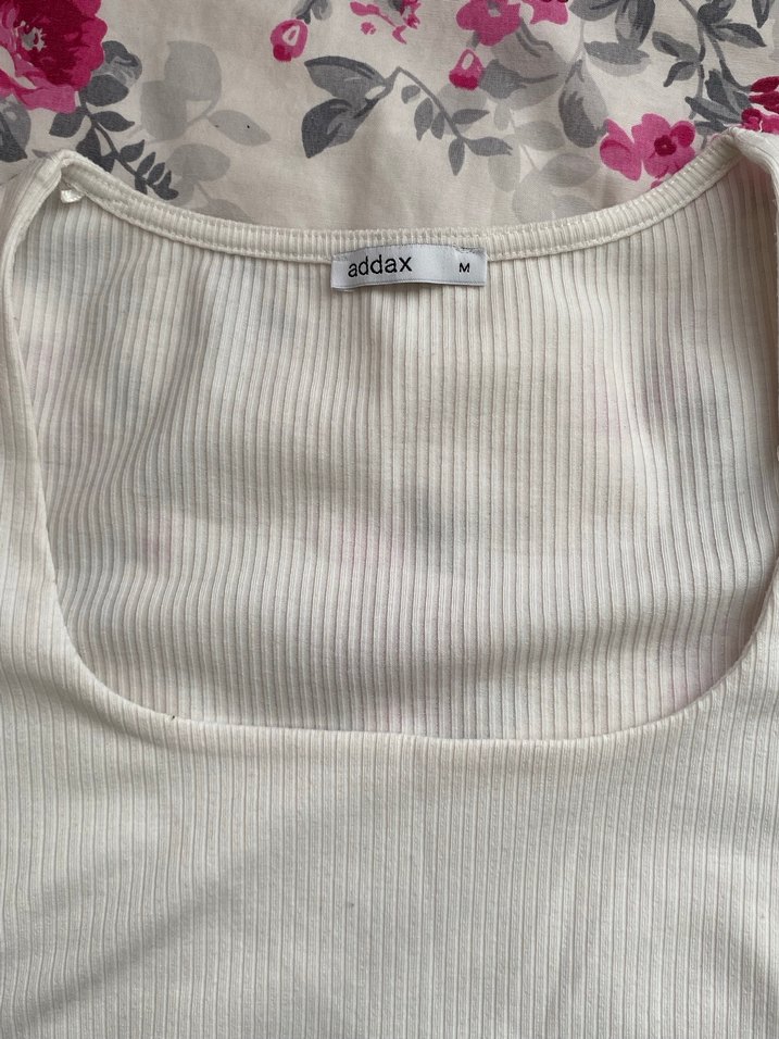 Beyaz Kadın Kısa Crop Üst - Görsel 2