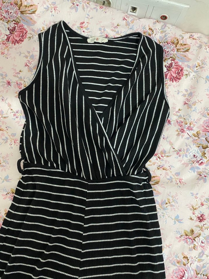 Siyah Zebra Desenli V Yaka Tulum - Görsel 2