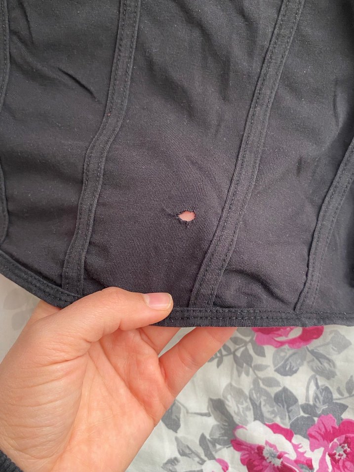 Siyah Kısa Kollu Gotik Crop Top - Görsel 2