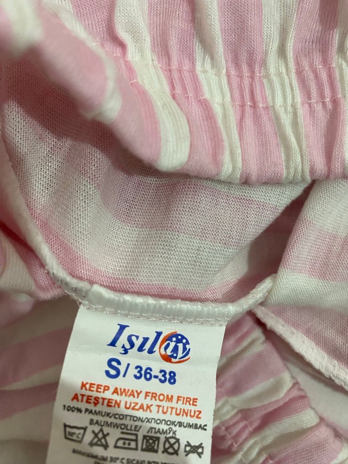 Pembe Çizgili Kadın Mini Şort - Görsel 3