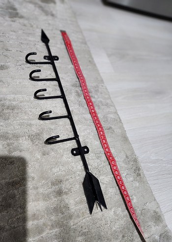 Kara Ok Desenli Siyah Duvar Askısı - Görsel 4